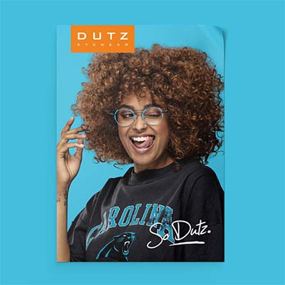 Dutz Eyewear - Frau mit Brille
